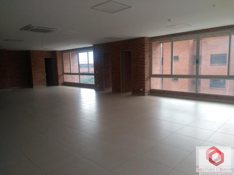 Oficina en Arriendo en Poblado