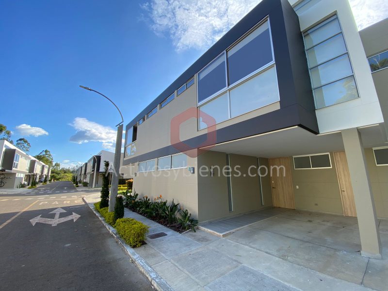 Casa en Arriendo en Gualanday