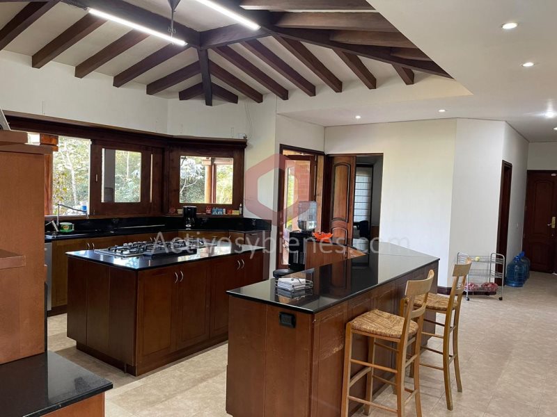 Casa-Finca en Venta en El Retiro