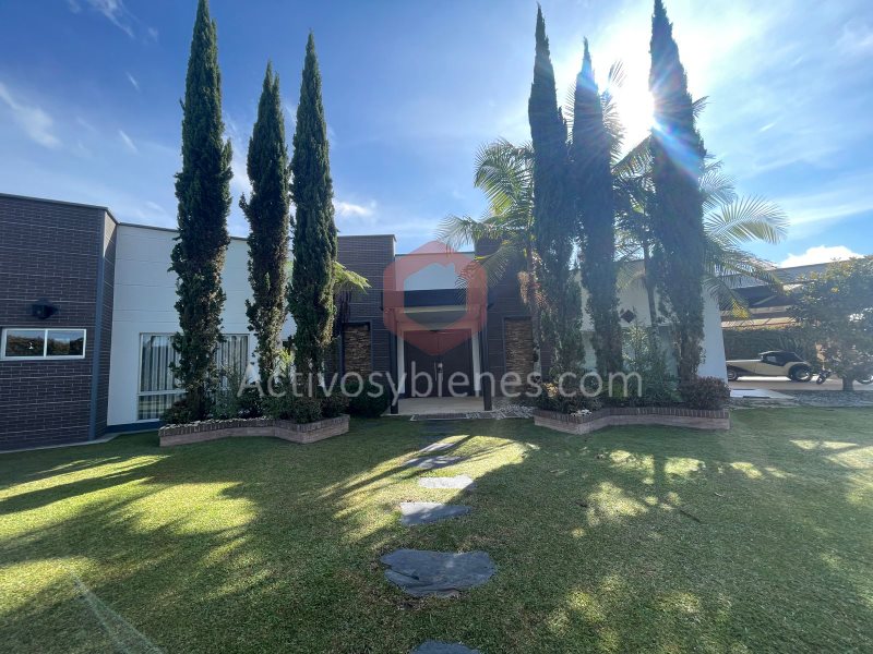 Casa-Finca en Venta en Llanogrande