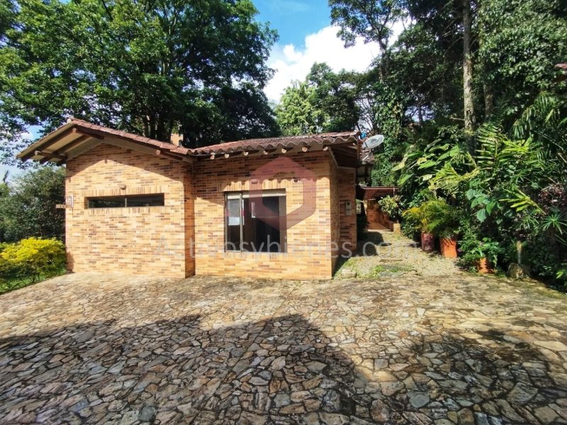 Casa en Arriendo en Loma De Las Brujas