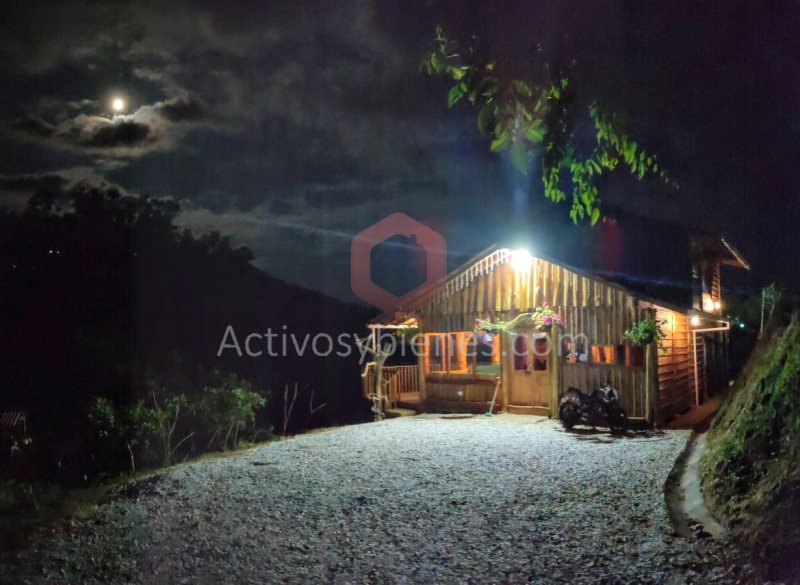 Casa-Finca en Ambos en Vereda San Juan