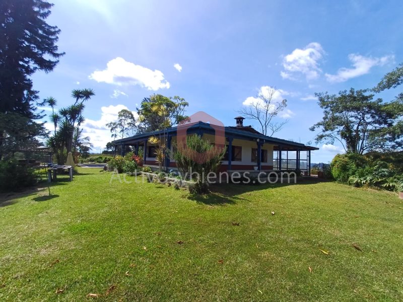 Casa-Finca en Venta en Alto Del Chocho