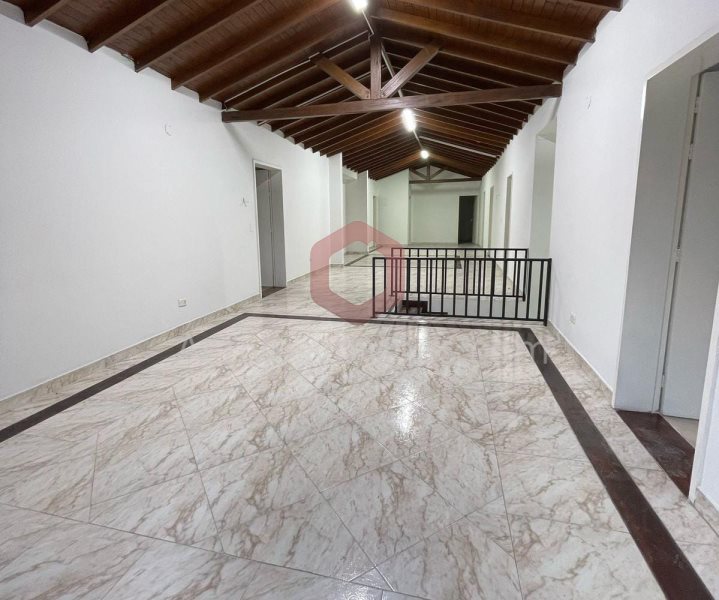 Casa-local en Arriendo en Conquistadores