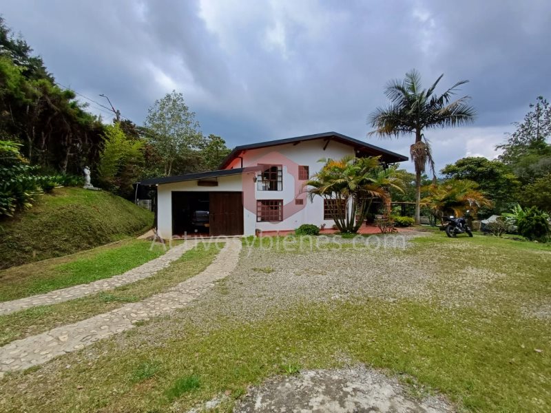Casa-Finca en Venta en La Pastorcita
